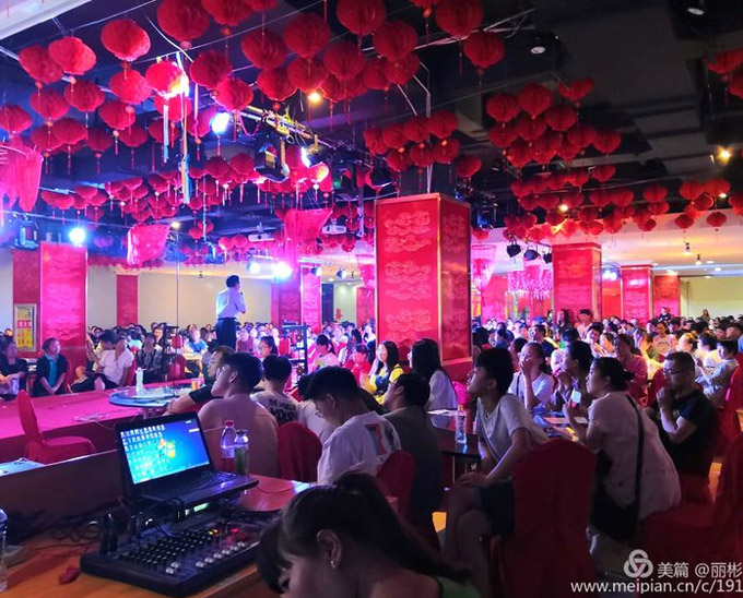 李景平千人大型高考志愿填報(bào)公益活動在文化園舉行